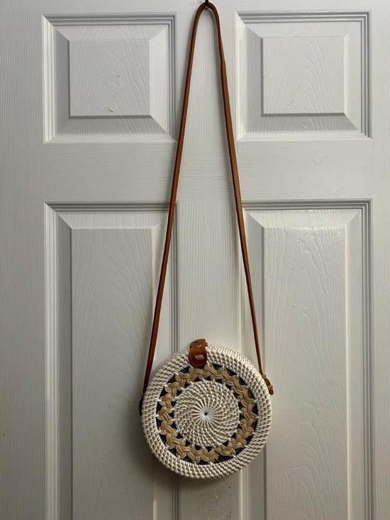Handbags - Round Woven Crossbody Bag in Cream and Tan